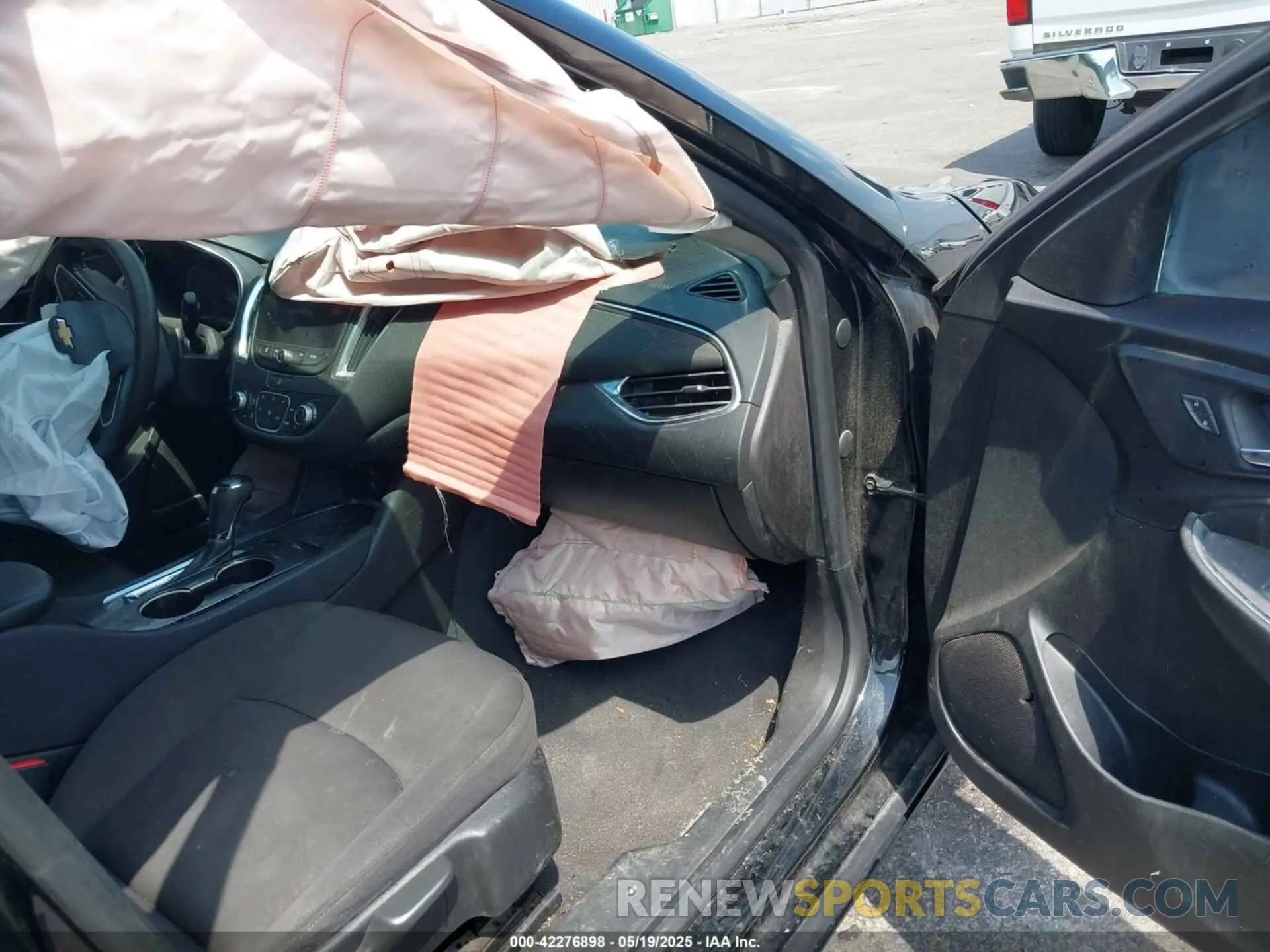 5 Photograph of a damaged car 1G1ZD5STXKF163439 CHEVROLET MALIBU 2019
