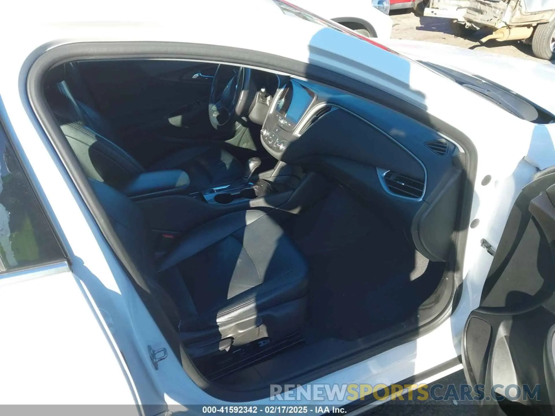 5 Photograph of a damaged car 1G1ZG5ST3KF190084 CHEVROLET MALIBU 2019