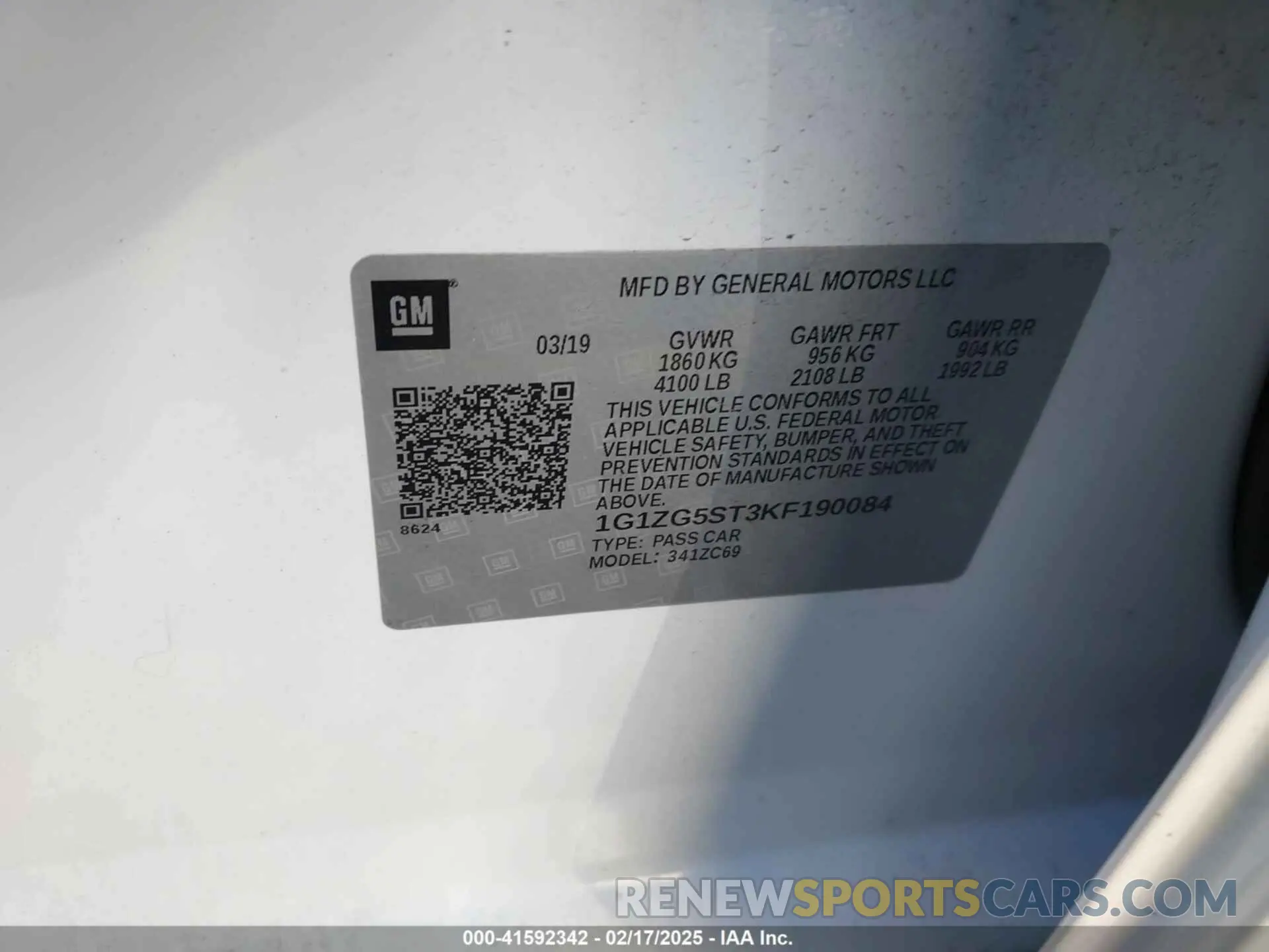 9 Photograph of a damaged car 1G1ZG5ST3KF190084 CHEVROLET MALIBU 2019