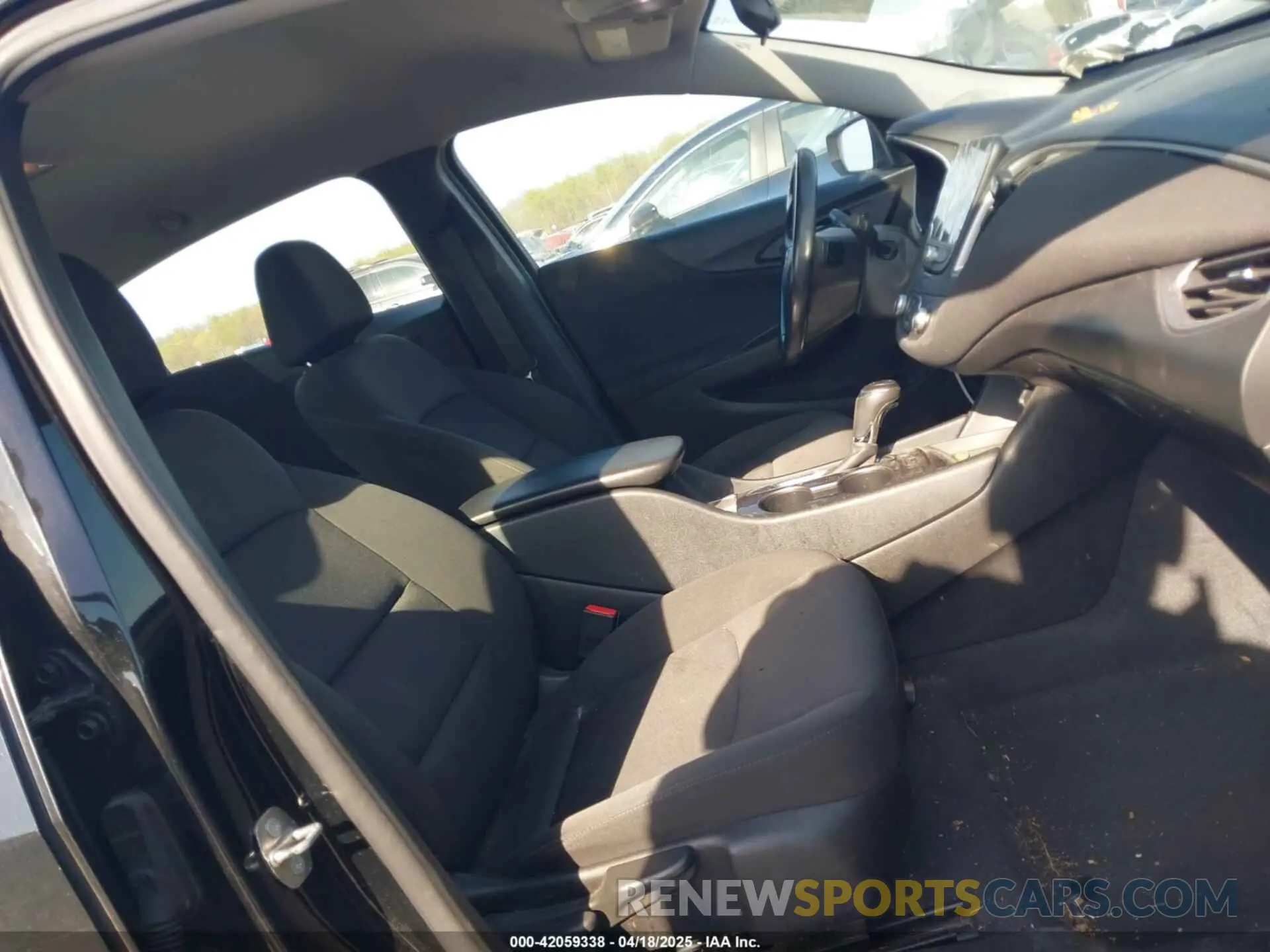 5 Photograph of a damaged car 1G1ZG5STXKF180197 CHEVROLET MALIBU 2019