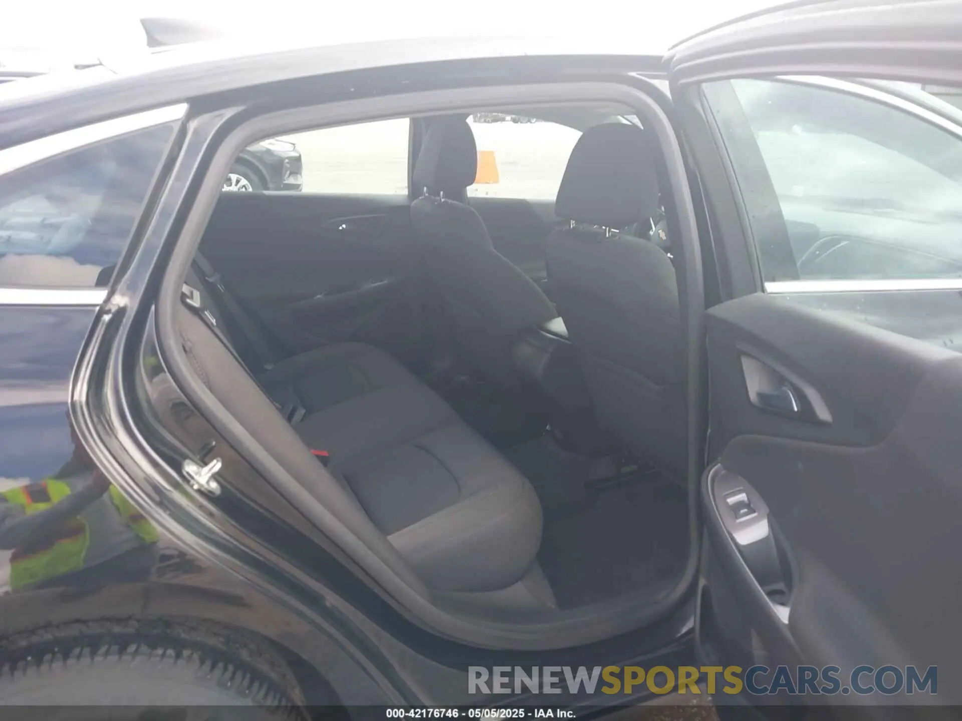 8 Photograph of a damaged car 1G1ZB5ST1LF097550 CHEVROLET MALIBU 2020