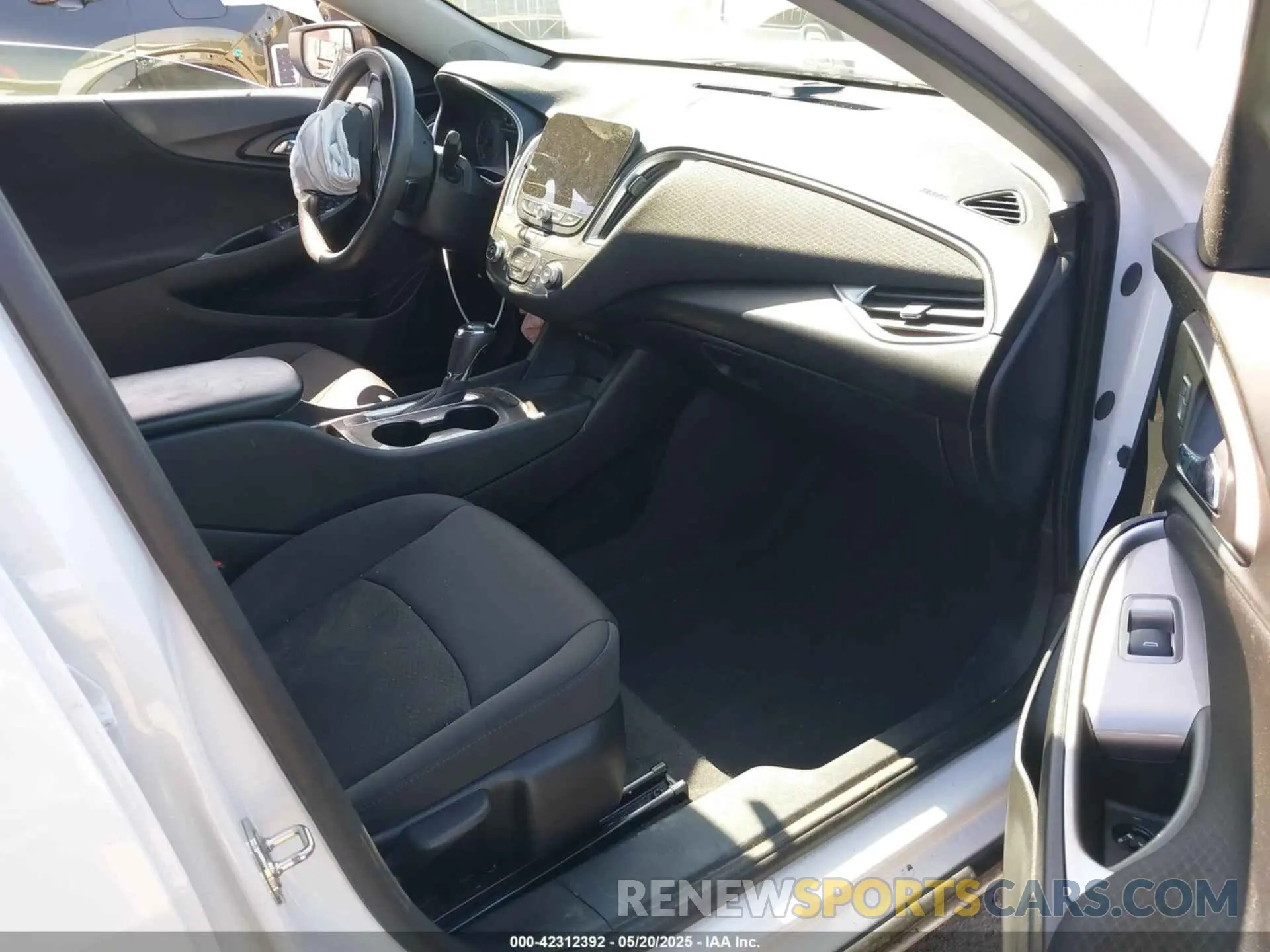 5 Photograph of a damaged car 1G1ZB5ST2LF157626 CHEVROLET MALIBU 2020
