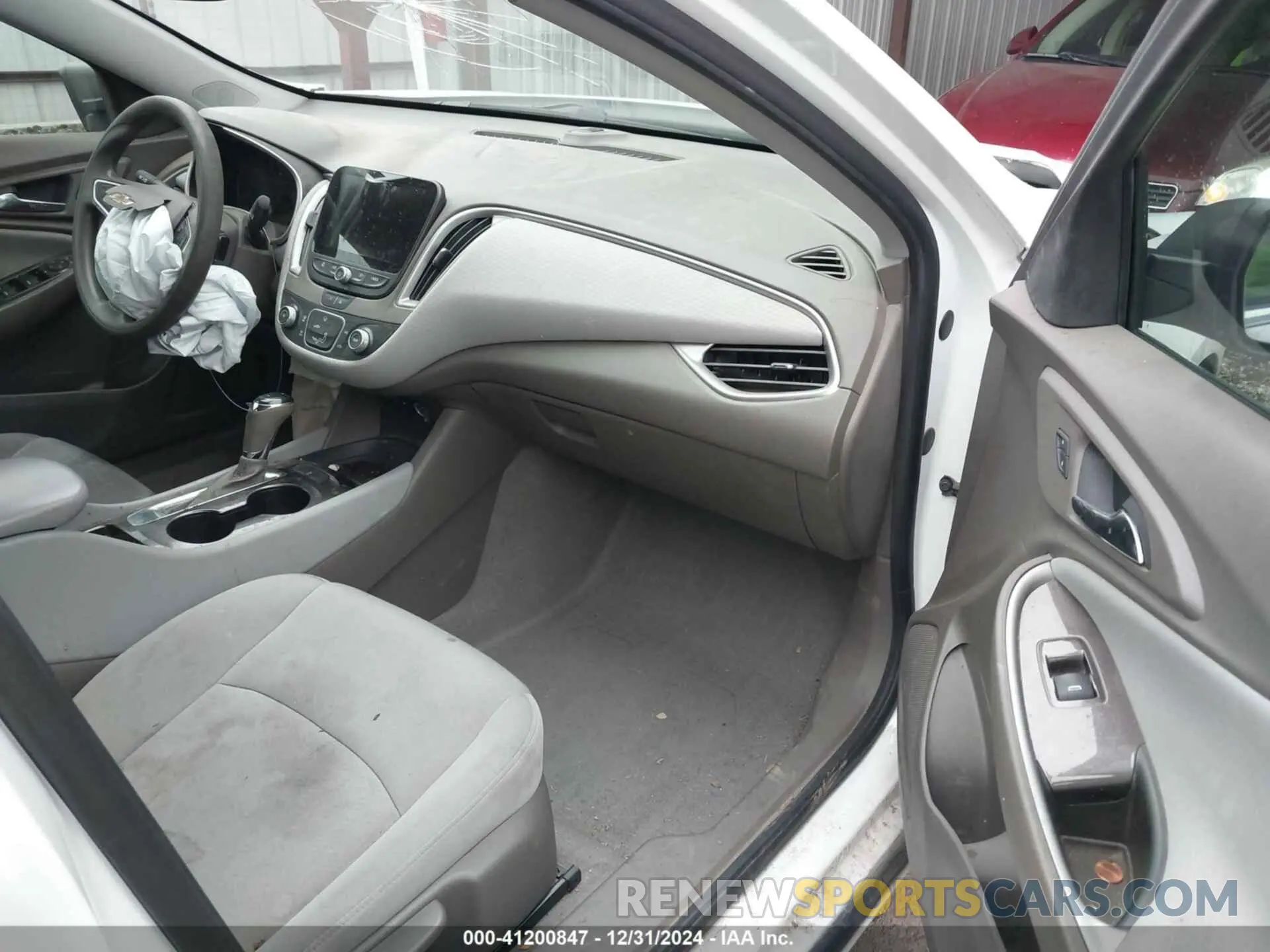 5 Photograph of a damaged car 1G1ZB5ST5LF000852 CHEVROLET MALIBU 2020