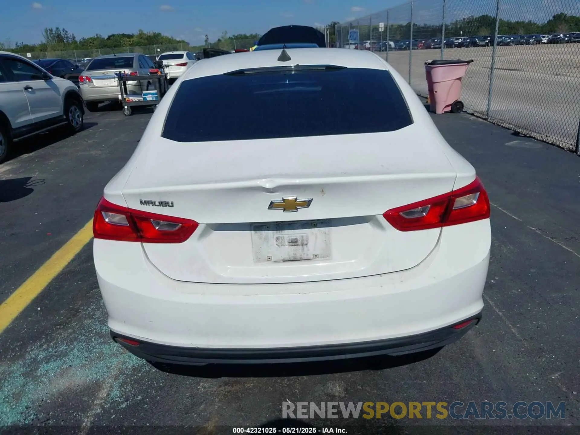 17 Photograph of a damaged car 1G1ZB5ST5LF117072 CHEVROLET MALIBU 2020