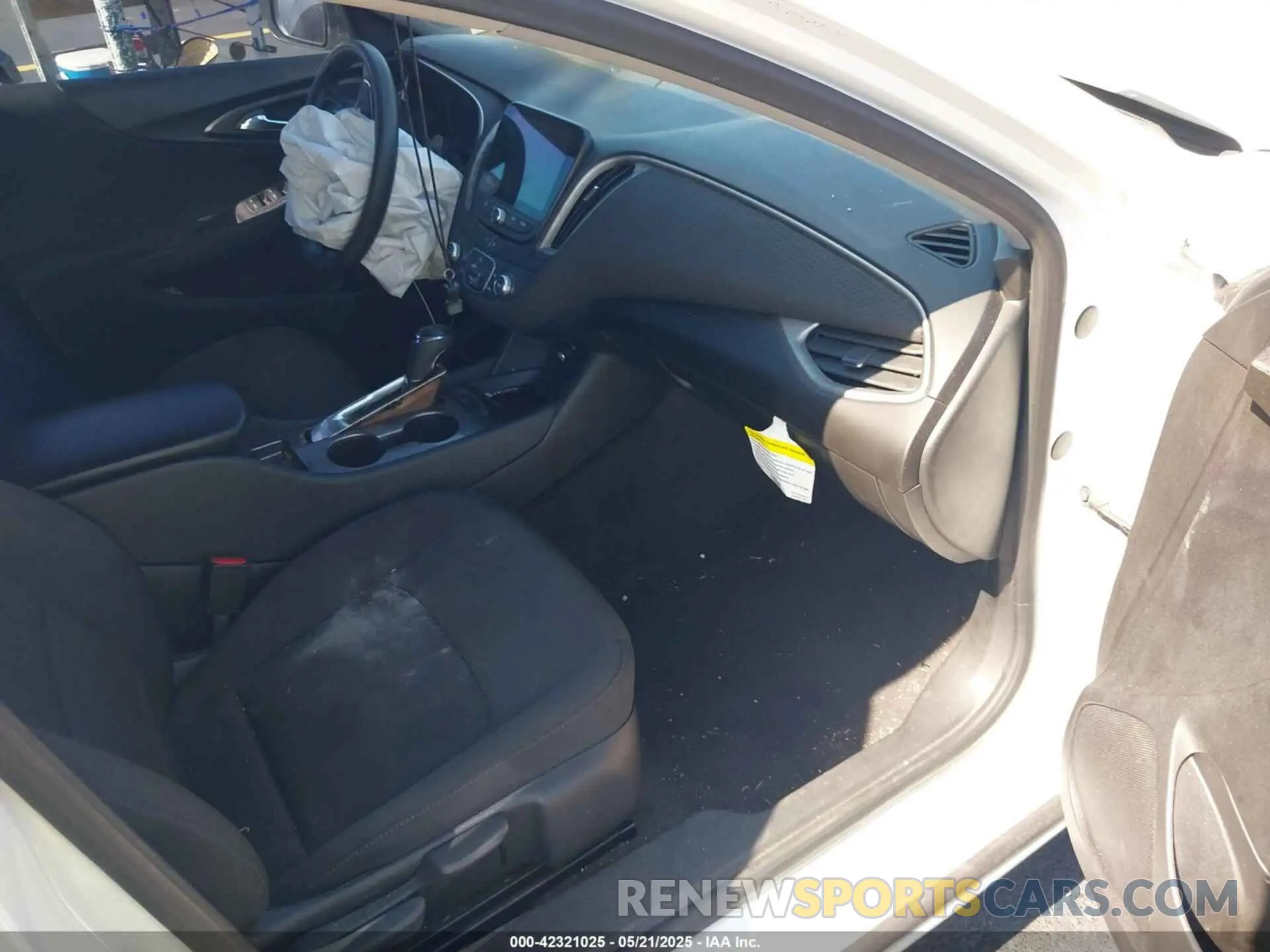 5 Photograph of a damaged car 1G1ZB5ST5LF117072 CHEVROLET MALIBU 2020