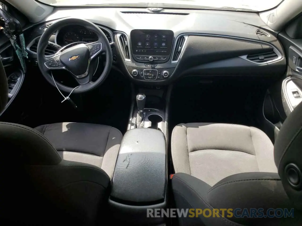8 Фотография поврежденного автомобиля 1G1ZB5ST5LF120828 CHEVROLET MALIBU 2020