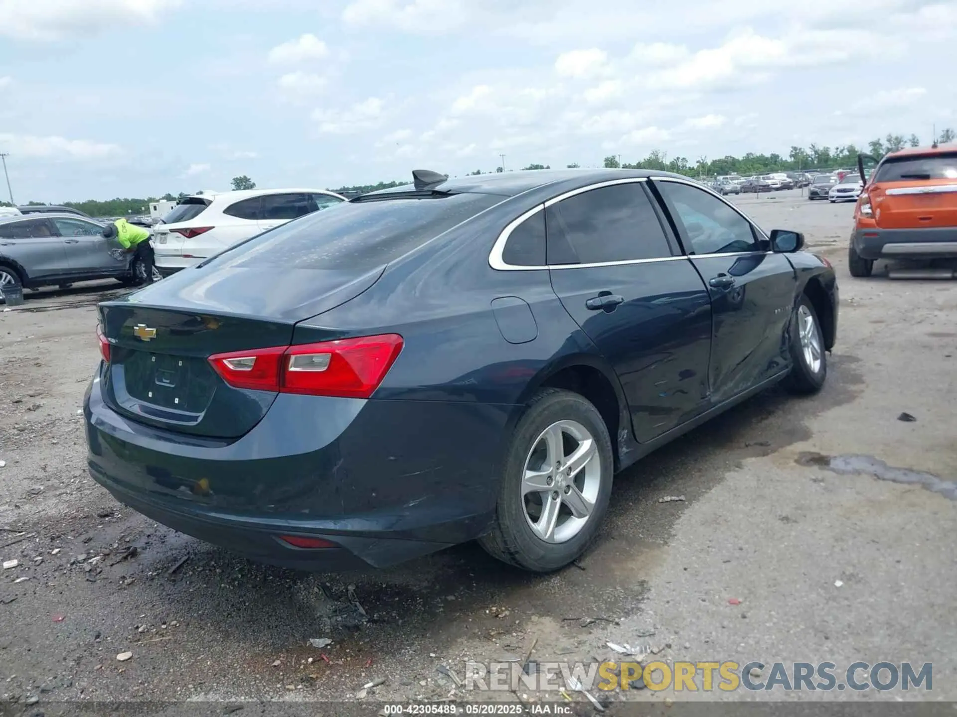 4 Фотография поврежденного автомобиля 1G1ZB5ST8LF154021 CHEVROLET MALIBU 2020