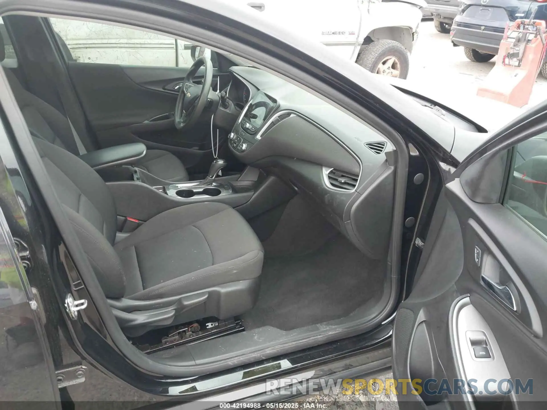 5 Фотография поврежденного автомобиля 1G1ZB5ST9LF150298 CHEVROLET MALIBU 2020