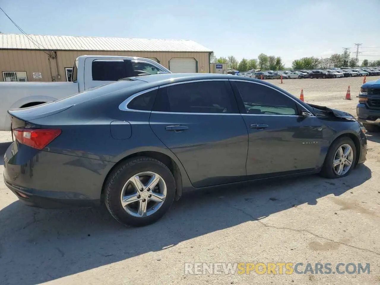 3 Фотография поврежденного автомобиля 1G1ZC5ST0LF021797 CHEVROLET MALIBU 2020