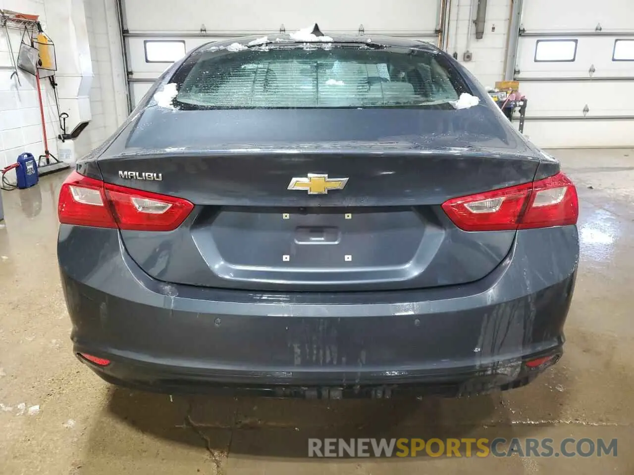 6 Photograph of a damaged car 1G1ZC5ST1LF110035 CHEVROLET MALIBU 2020
