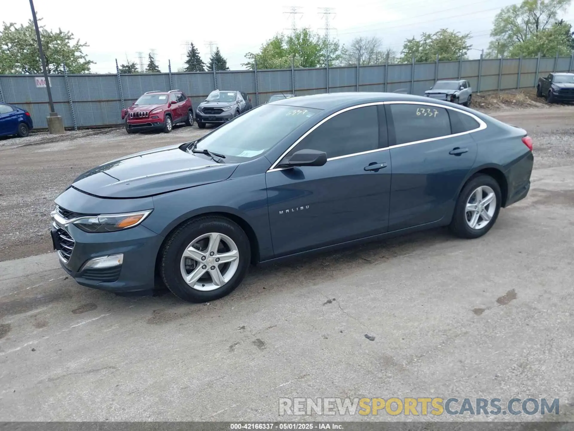 2 Фотография поврежденного автомобиля 1G1ZC5ST2LF079927 CHEVROLET MALIBU 2020