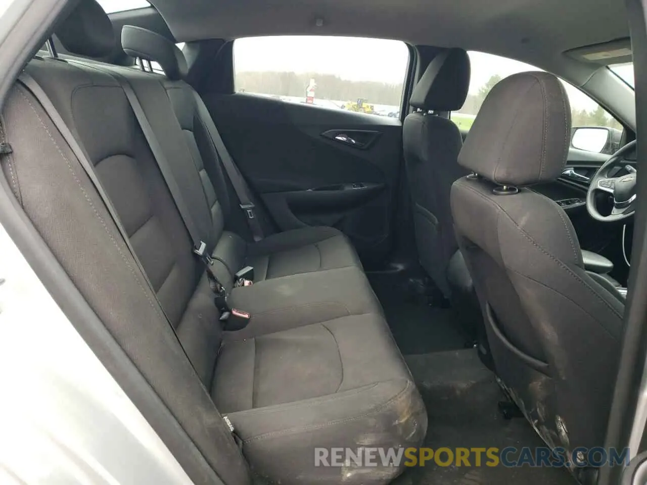 10 Фотография поврежденного автомобиля 1G1ZC5ST2LF111369 CHEVROLET MALIBU 2020