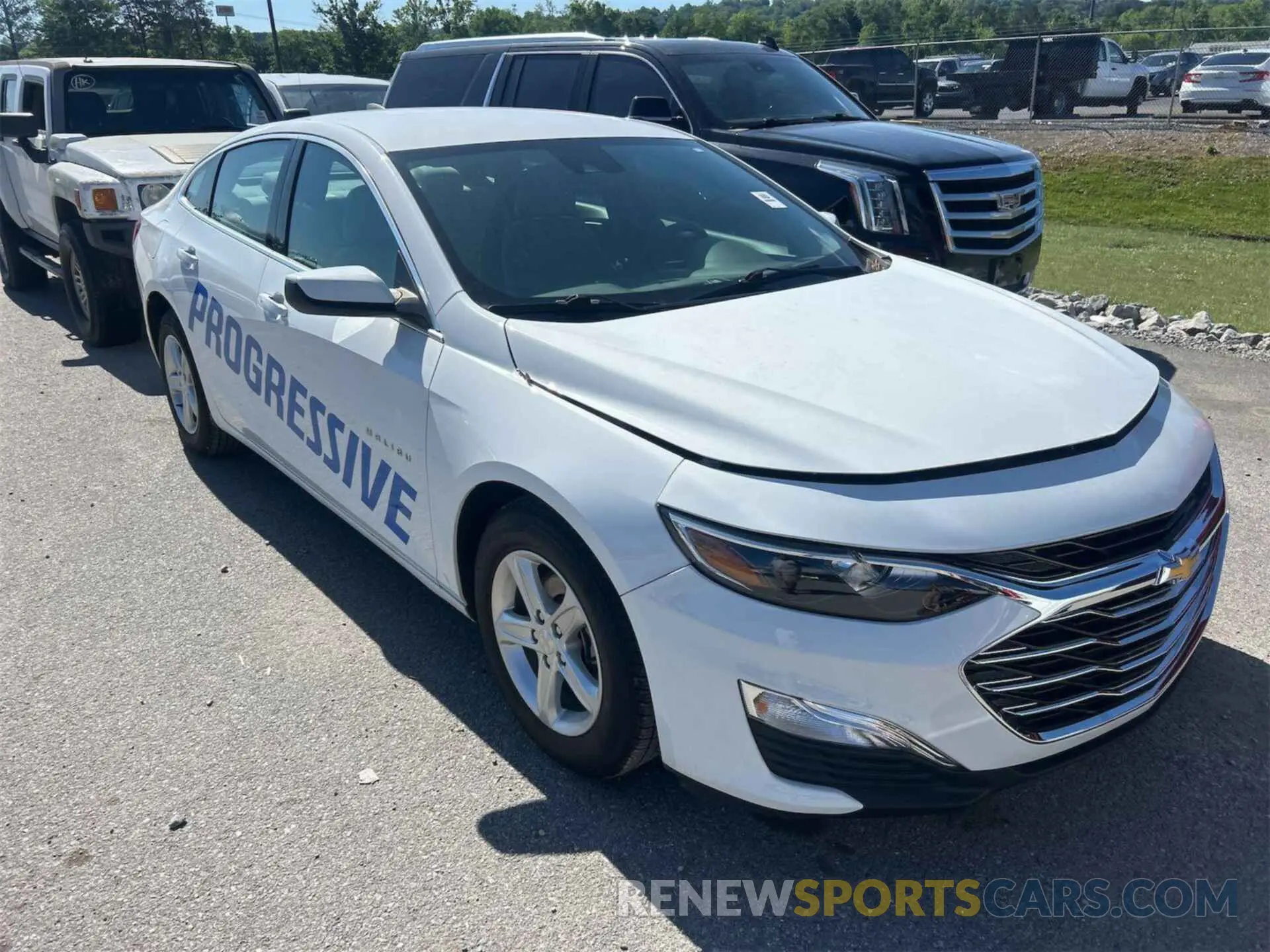 17 Photograph of a damaged car 1G1ZC5ST4LF136340 CHEVROLET MALIBU 2020