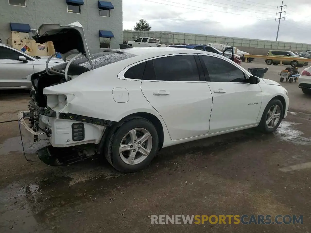 3 Фотография поврежденного автомобиля 1G1ZC5ST4LF147340 CHEVROLET MALIBU 2020