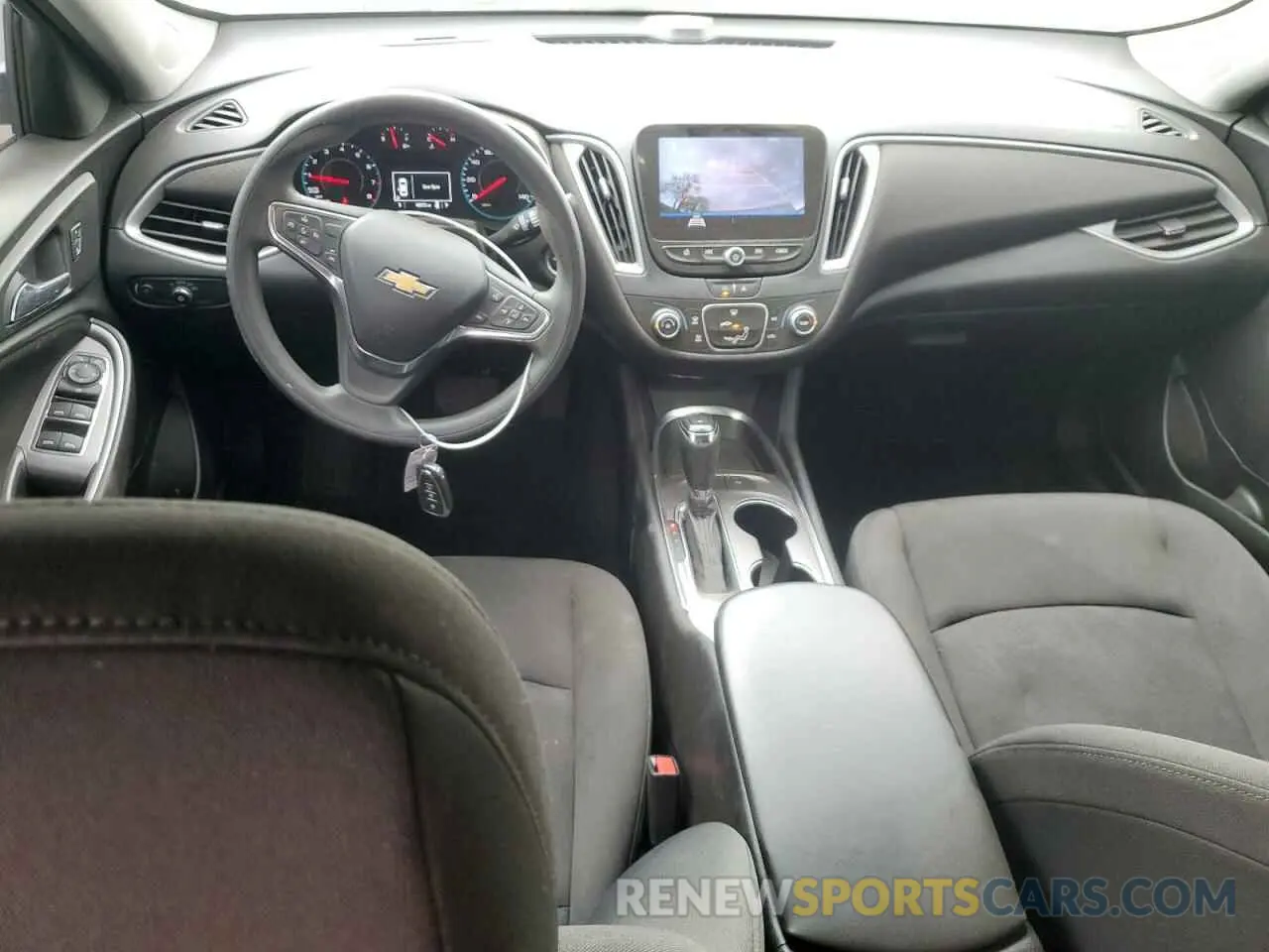 8 Фотография поврежденного автомобиля 1G1ZC5ST4LF147340 CHEVROLET MALIBU 2020