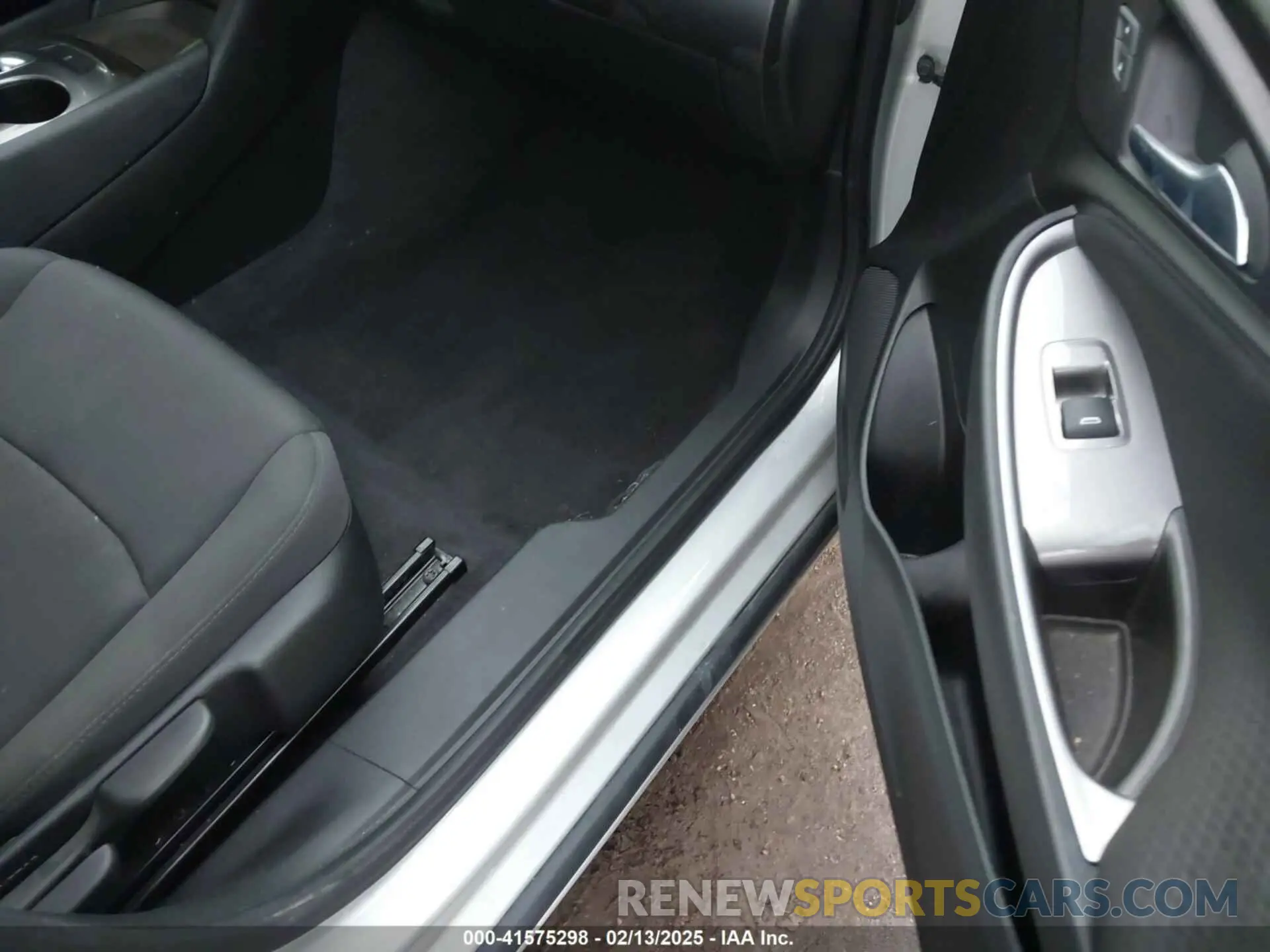 5 Photograph of a damaged car 1G1ZC5ST4LF154210 CHEVROLET MALIBU 2020