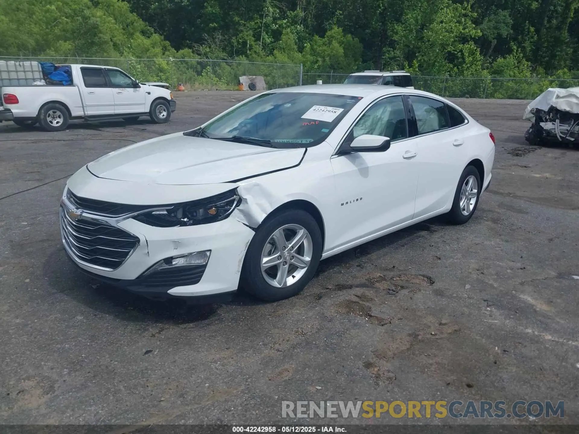 2 Фотография поврежденного автомобиля 1G1ZC5ST6LF158081 CHEVROLET MALIBU 2020
