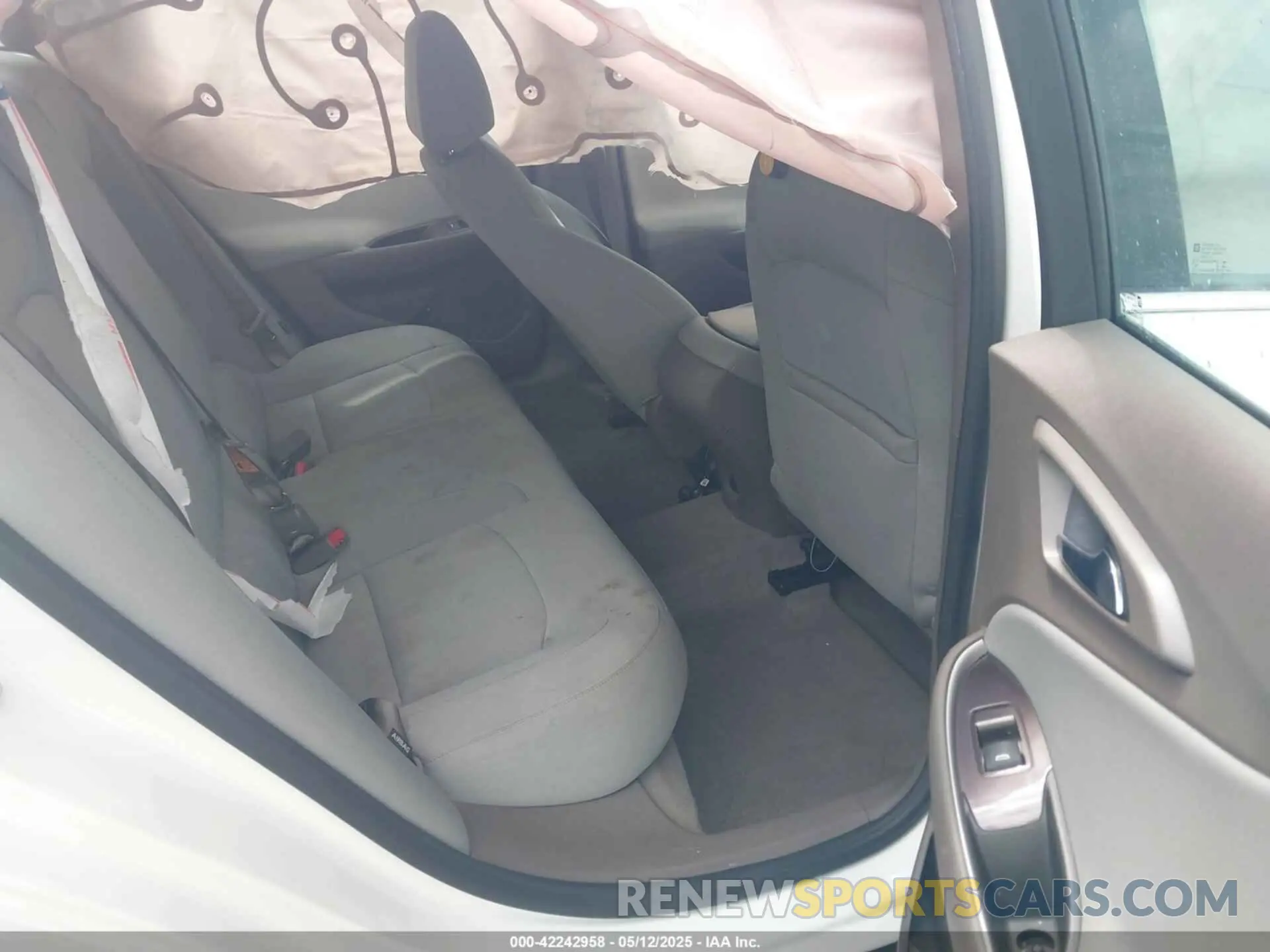 8 Фотография поврежденного автомобиля 1G1ZC5ST6LF158081 CHEVROLET MALIBU 2020