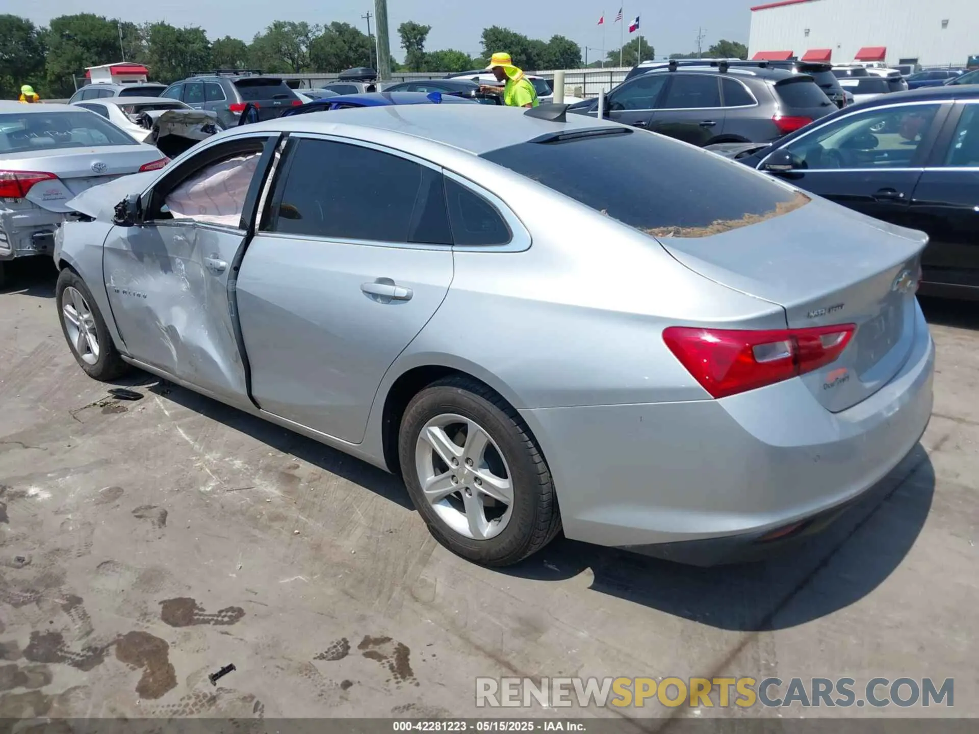 3 Фотография поврежденного автомобиля 1G1ZC5ST8LF075011 CHEVROLET MALIBU 2020