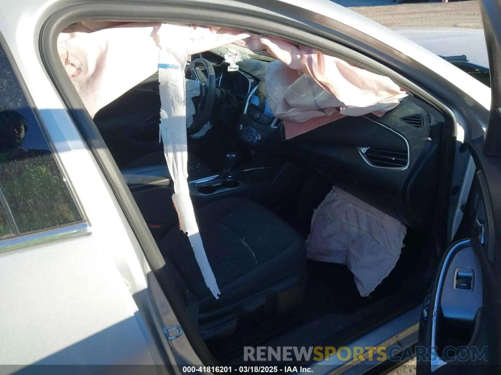 5 Photograph of a damaged car 1G1ZD5ST0LF009968 CHEVROLET MALIBU 2020