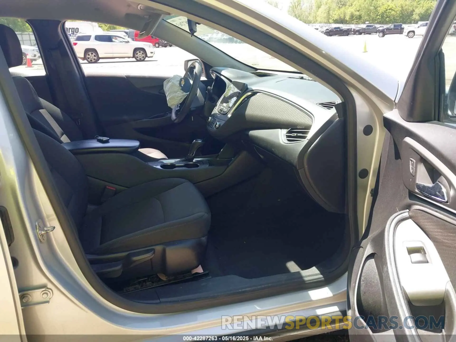 5 Photograph of a damaged car 1G1ZD5ST0LF038578 CHEVROLET MALIBU 2020