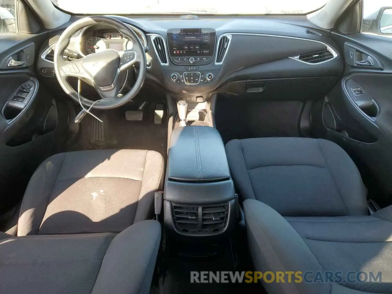 8 Photograph of a damaged car 1G1ZD5ST0LF075467 CHEVROLET MALIBU 2020