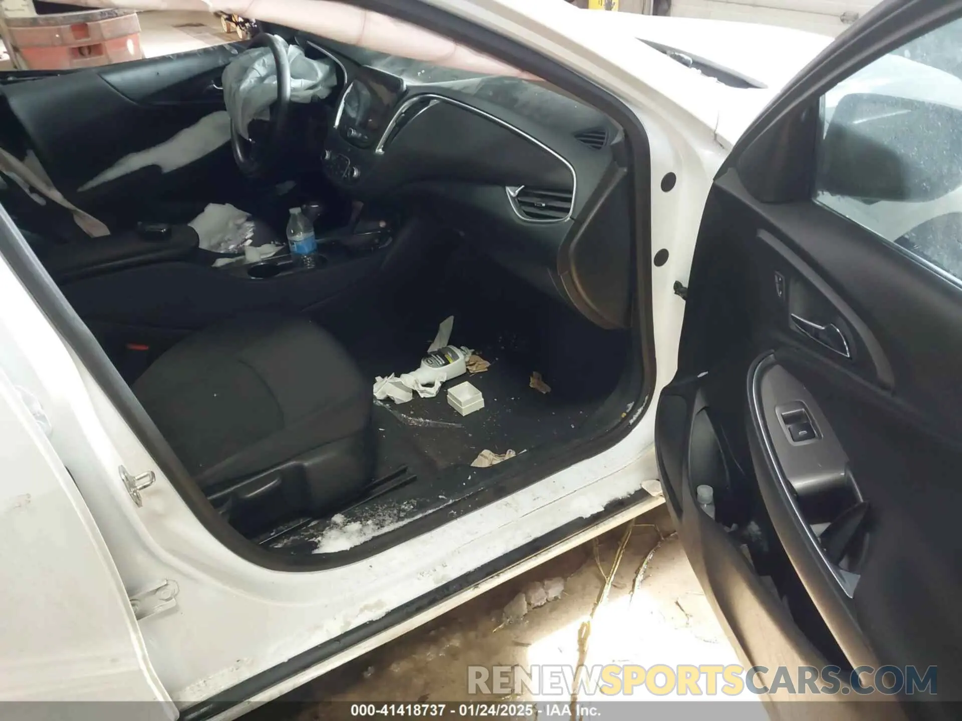 5 Photograph of a damaged car 1G1ZD5ST0LF077400 CHEVROLET MALIBU 2020