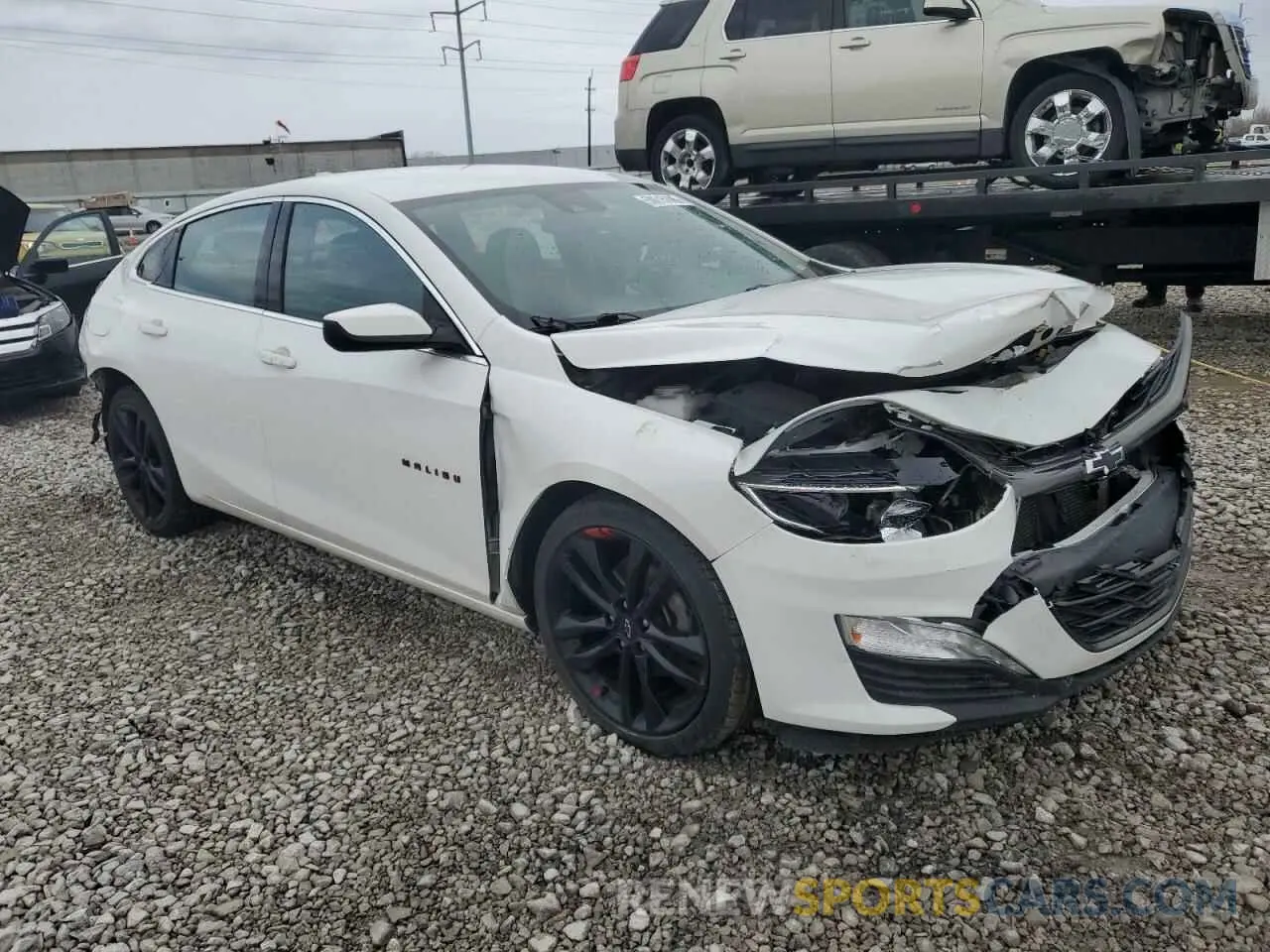 4 Photograph of a damaged car 1G1ZD5ST0LF151530 CHEVROLET MALIBU 2020