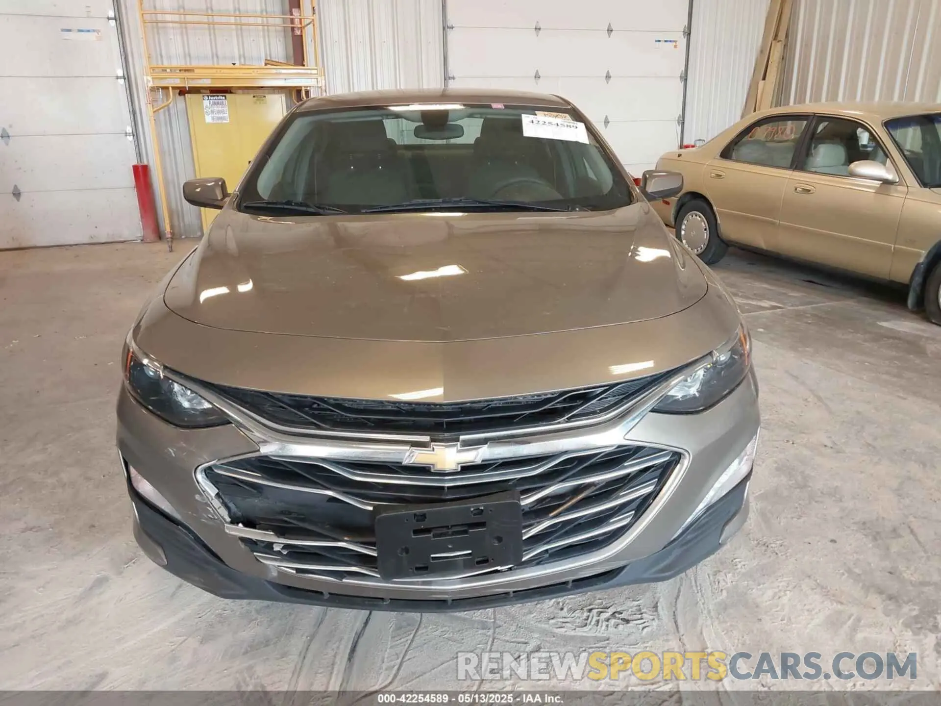 12 Photograph of a damaged car 1G1ZD5ST1LF069404 CHEVROLET MALIBU 2020