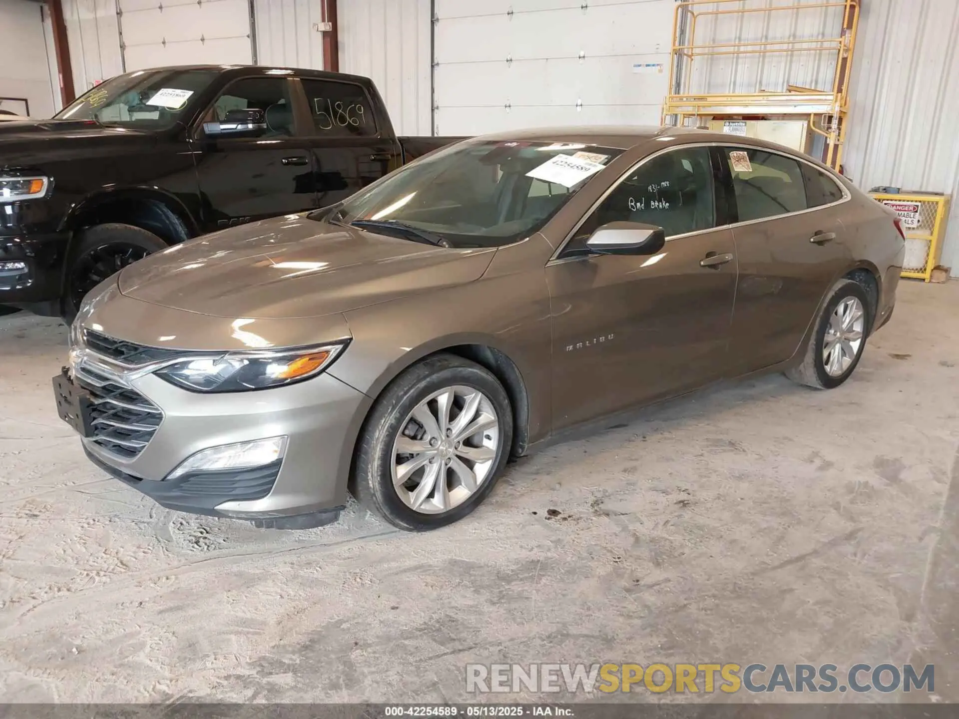 2 Photograph of a damaged car 1G1ZD5ST1LF069404 CHEVROLET MALIBU 2020