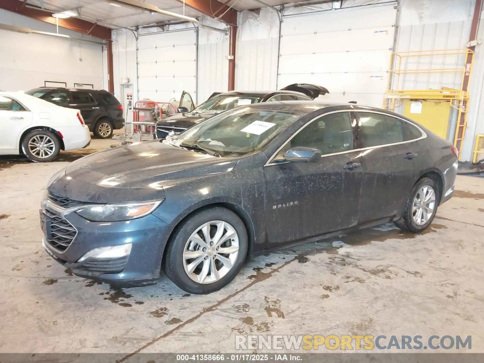 2 Фотография поврежденного автомобиля 1G1ZD5ST3LF072093 CHEVROLET MALIBU 2020