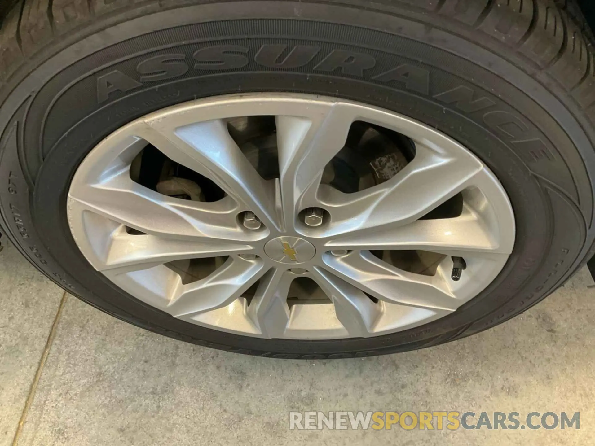 8 Фотография поврежденного автомобиля 1G1ZD5ST3LF082753 CHEVROLET MALIBU 2020