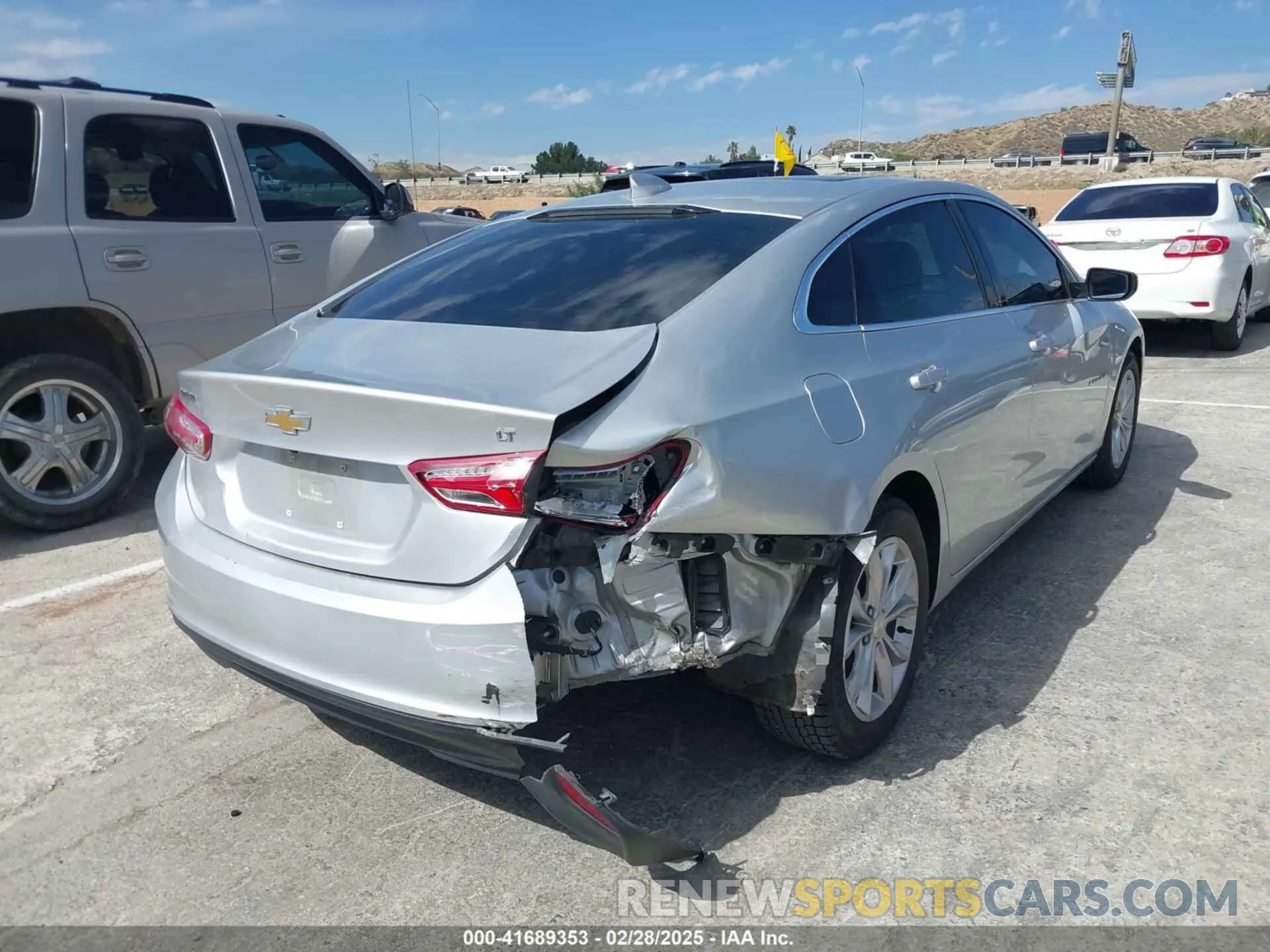 4 Фотография поврежденного автомобиля 1G1ZD5ST3LF089489 CHEVROLET MALIBU 2020