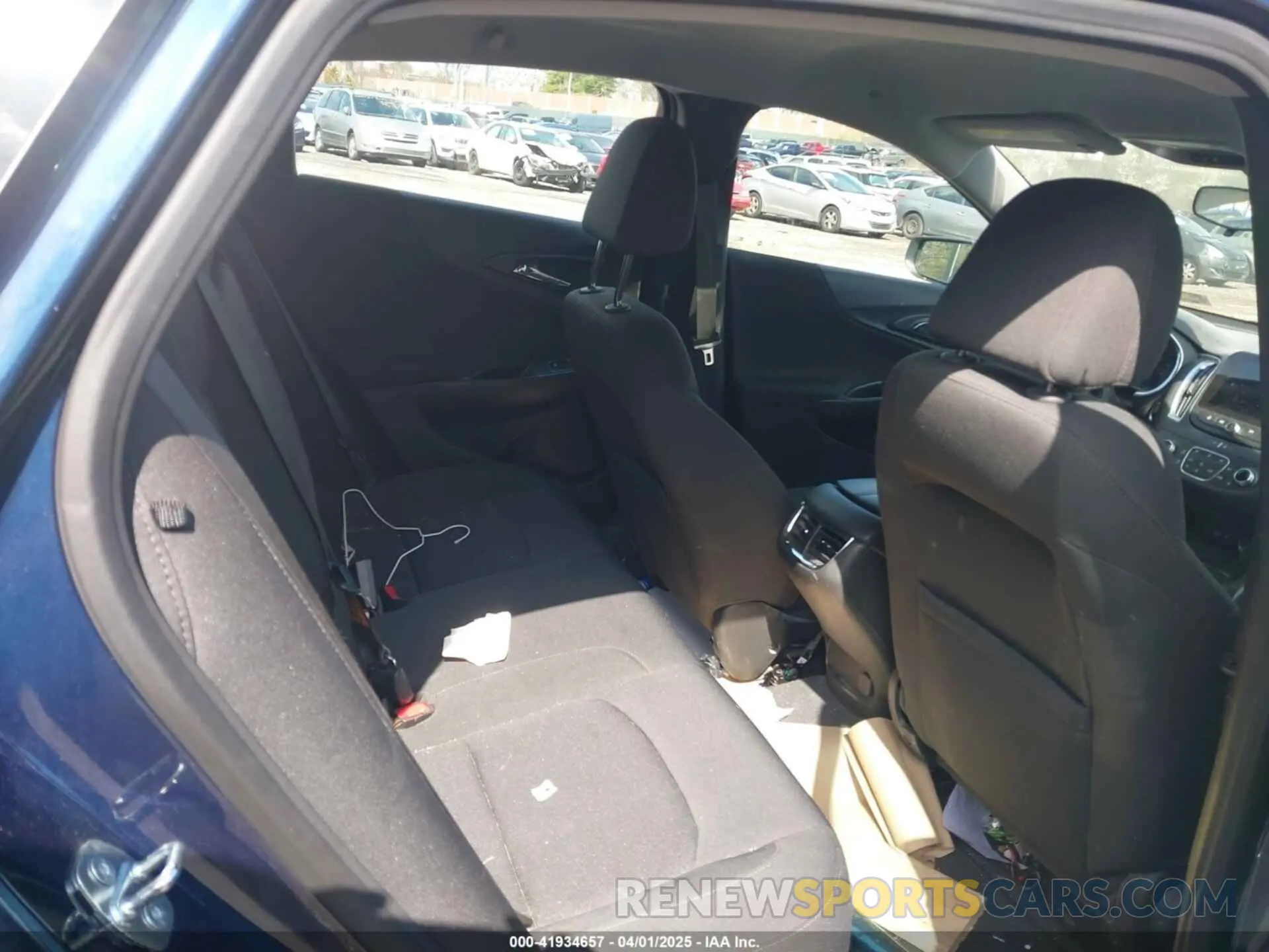8 Photograph of a damaged car 1G1ZD5ST3LF107246 CHEVROLET MALIBU 2020