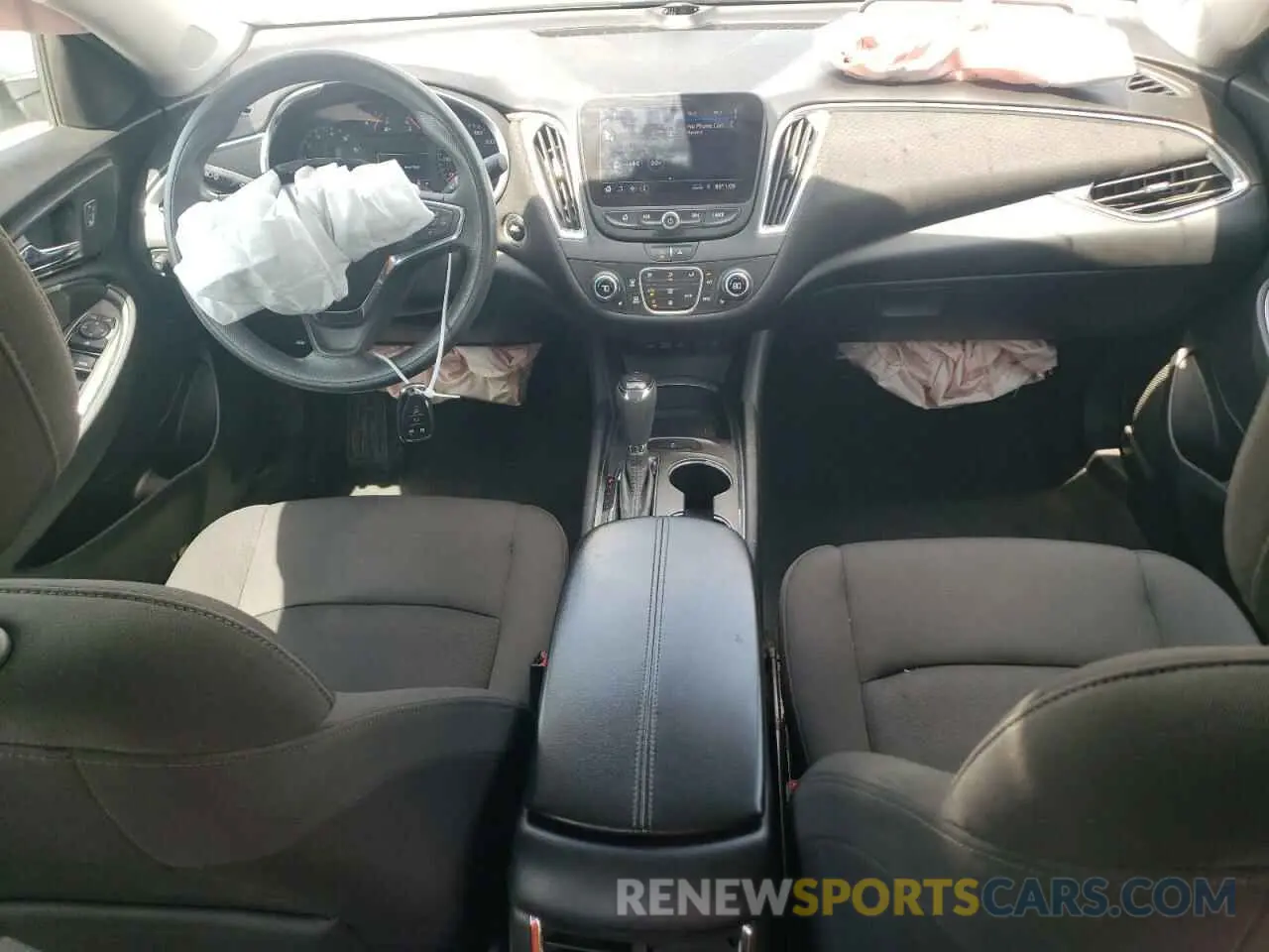 8 Фотография поврежденного автомобиля 1G1ZD5ST3LF122300 CHEVROLET MALIBU 2020