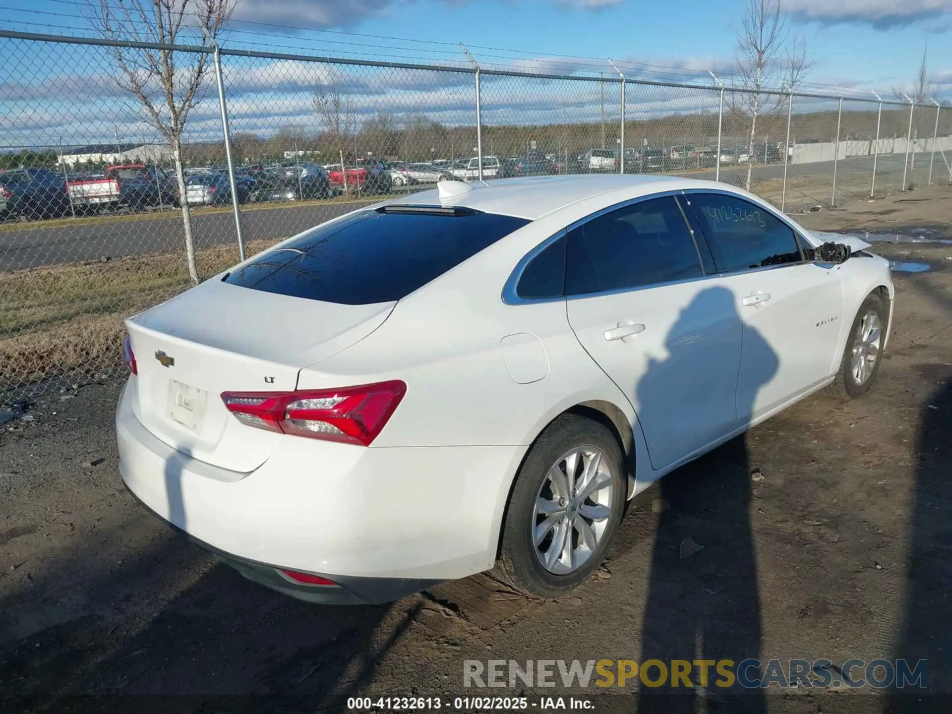 4 Фотография поврежденного автомобиля 1G1ZD5ST4LF025526 CHEVROLET MALIBU 2020