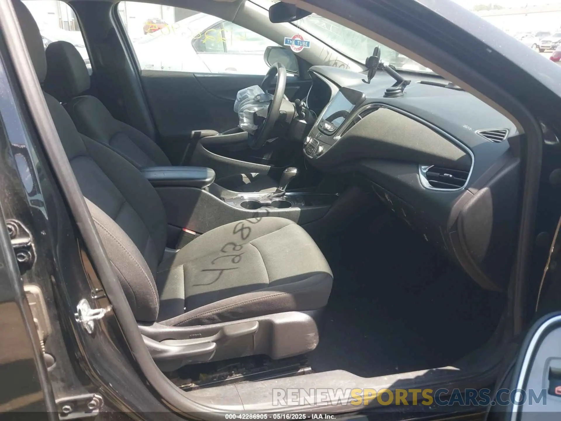5 Photograph of a damaged car 1G1ZD5ST4LF031696 CHEVROLET MALIBU 2020
