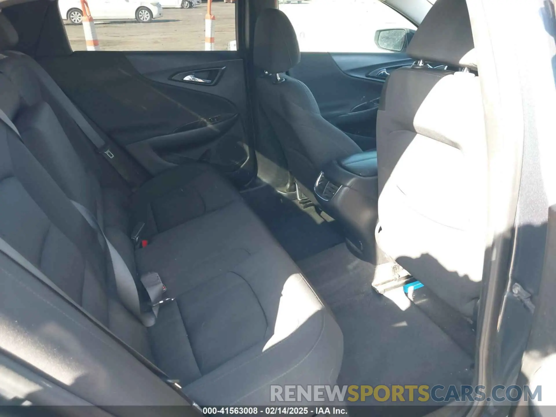 8 Photograph of a damaged car 1G1ZD5ST4LF035084 CHEVROLET MALIBU 2020