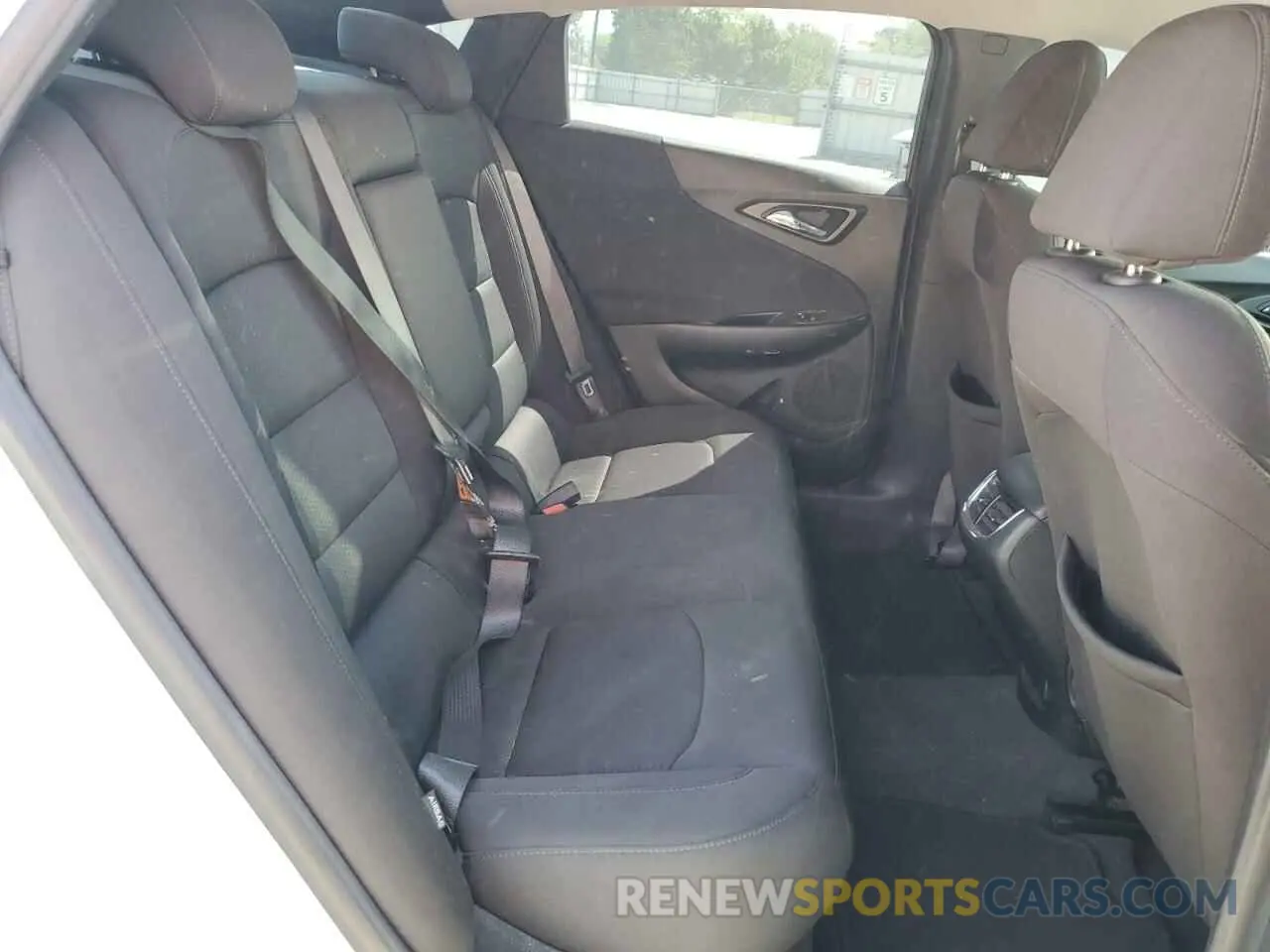 10 Photograph of a damaged car 1G1ZD5ST4LF075889 CHEVROLET MALIBU 2020