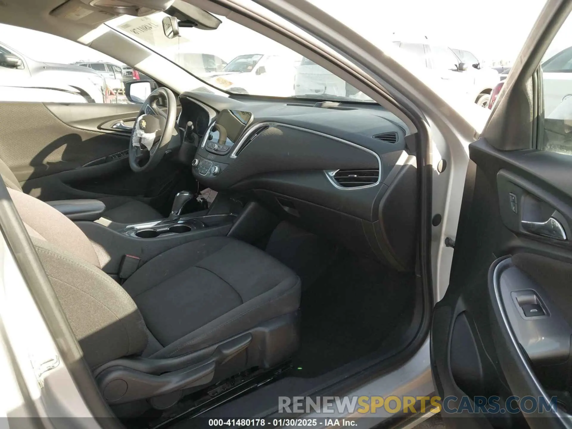 5 Photograph of a damaged car 1G1ZD5ST5LF004779 CHEVROLET MALIBU 2020