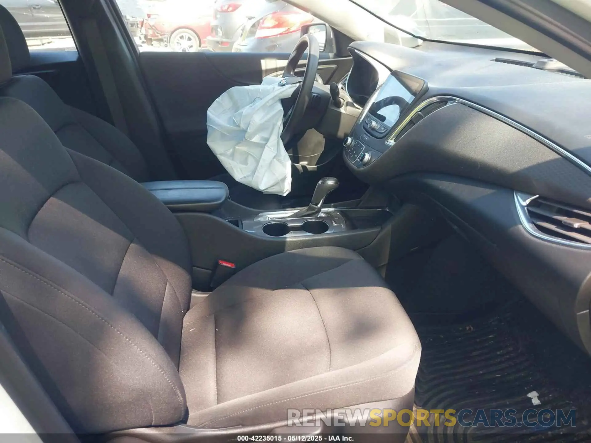 5 Photograph of a damaged car 1G1ZD5ST5LF081085 CHEVROLET MALIBU 2020