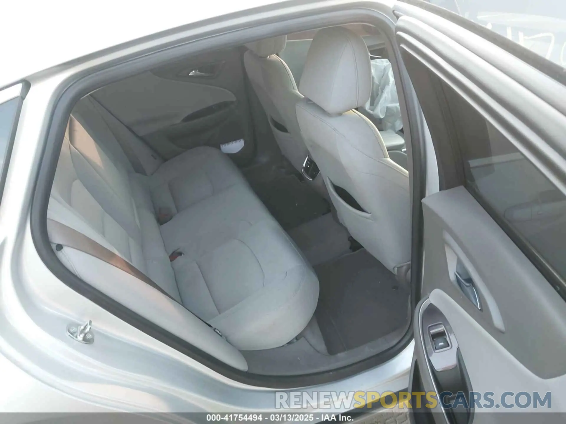 8 Photograph of a damaged car 1G1ZD5ST5LF108317 CHEVROLET MALIBU 2020