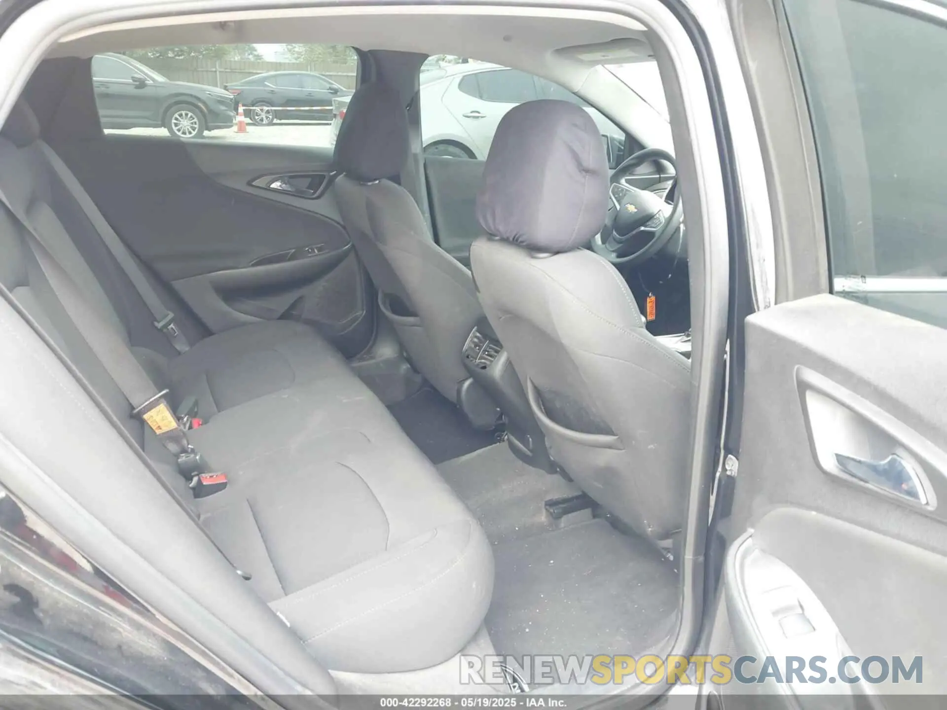 8 Photograph of a damaged car 1G1ZD5ST6LF043414 CHEVROLET MALIBU 2020