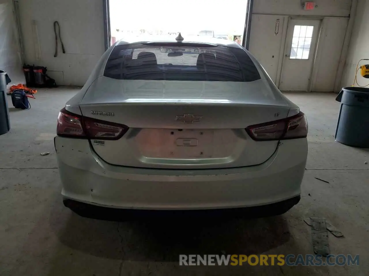 6 Photograph of a damaged car 1G1ZD5ST7LF009188 CHEVROLET MALIBU 2020