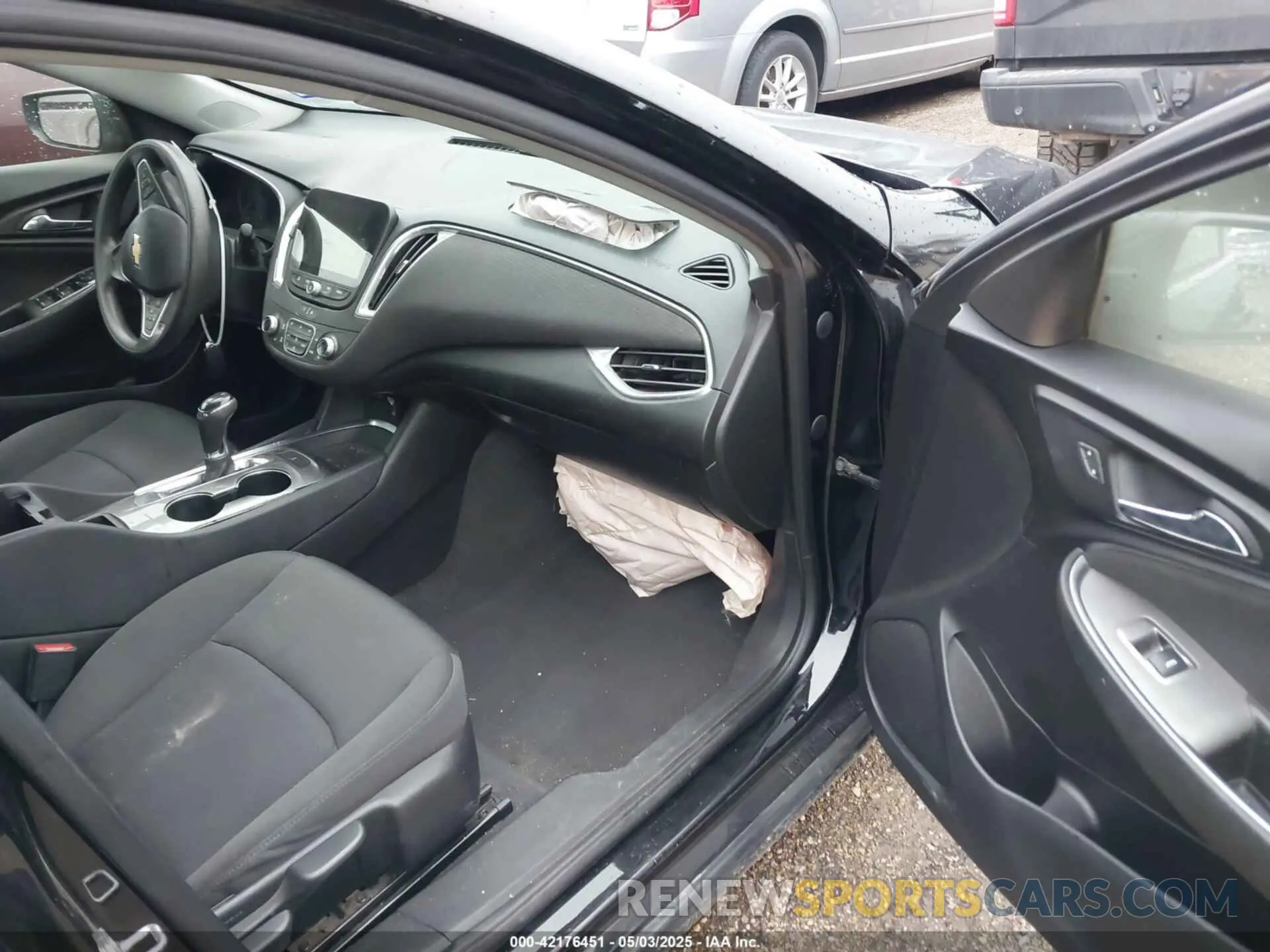 5 Photograph of a damaged car 1G1ZD5ST7LF025469 CHEVROLET MALIBU 2020