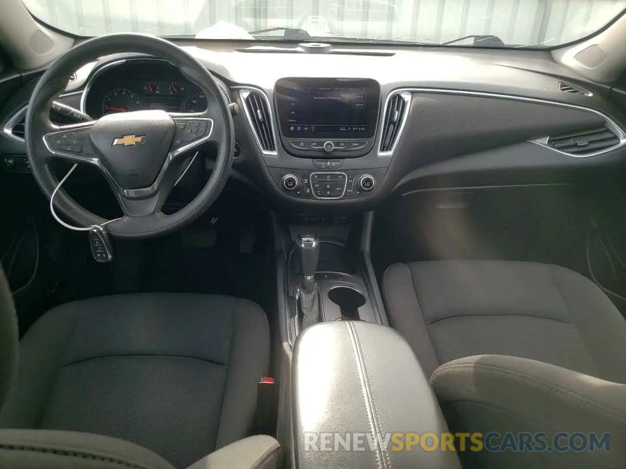 8 Photograph of a damaged car 1G1ZD5ST7LF052817 CHEVROLET MALIBU 2020