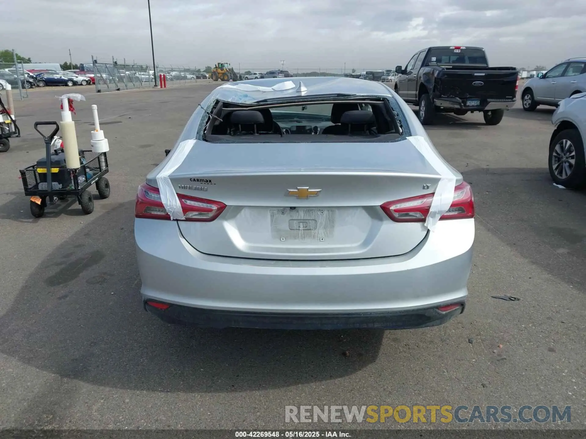 17 Photograph of a damaged car 1G1ZD5ST7LF089009 CHEVROLET MALIBU 2020