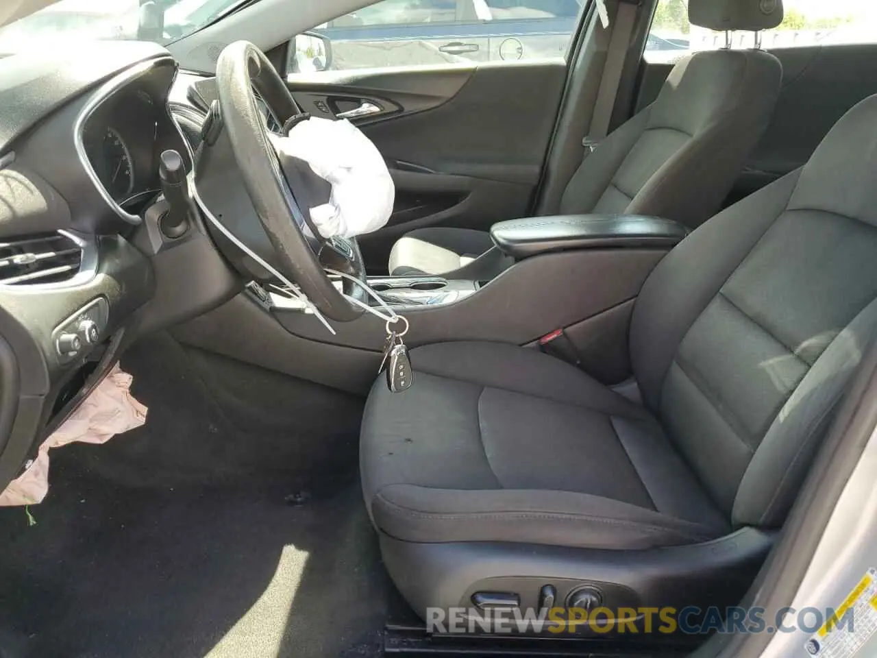 7 Photograph of a damaged car 1G1ZD5ST7LF095800 CHEVROLET MALIBU 2020
