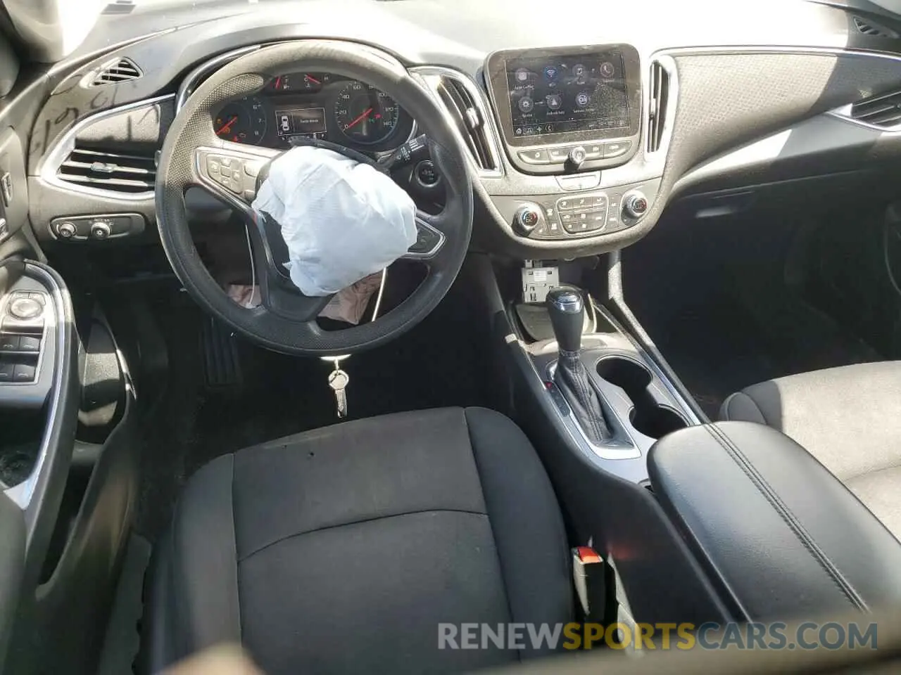 8 Photograph of a damaged car 1G1ZD5ST7LF095800 CHEVROLET MALIBU 2020