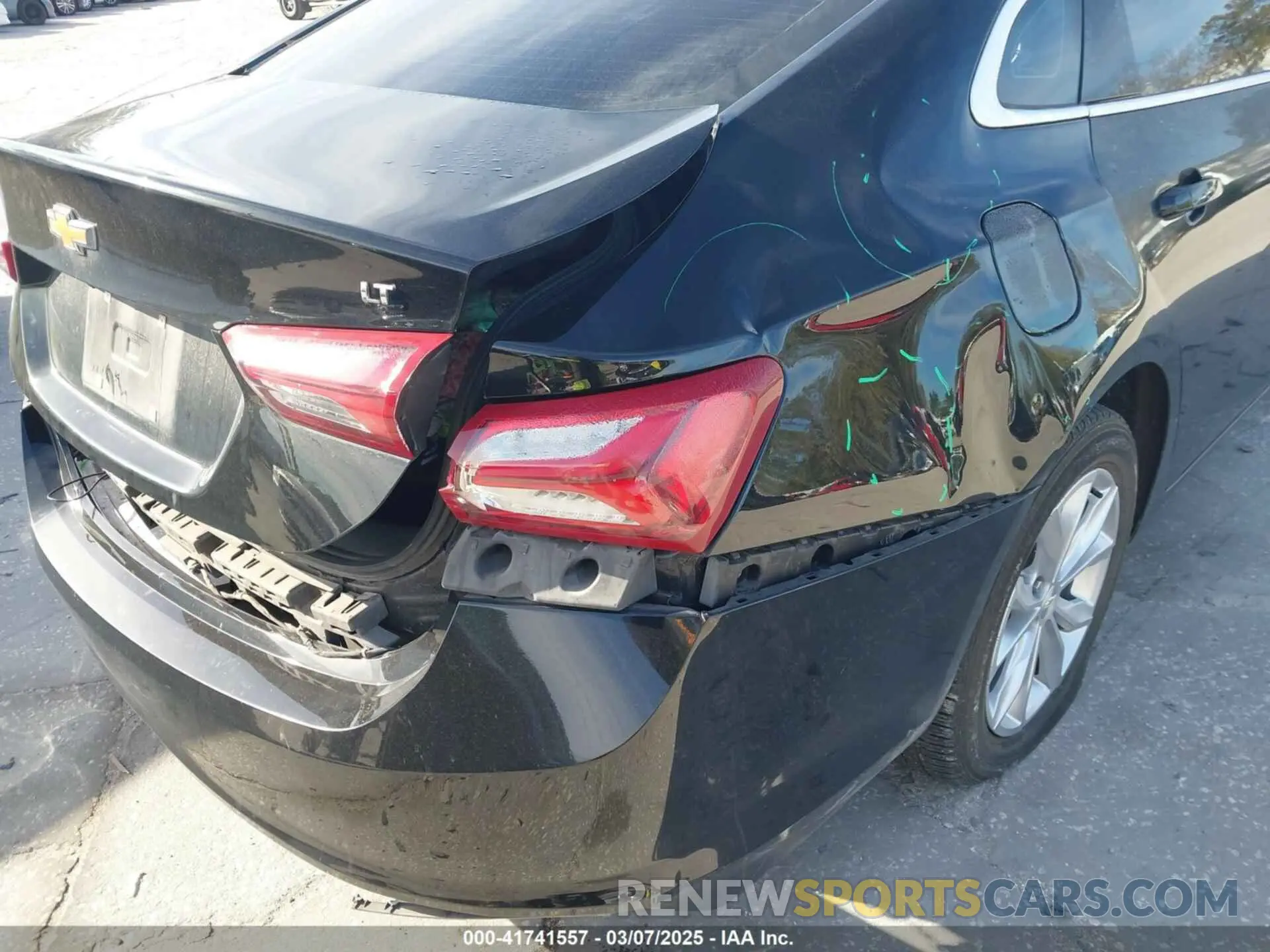 17 Photograph of a damaged car 1G1ZD5ST8LF035735 CHEVROLET MALIBU 2020